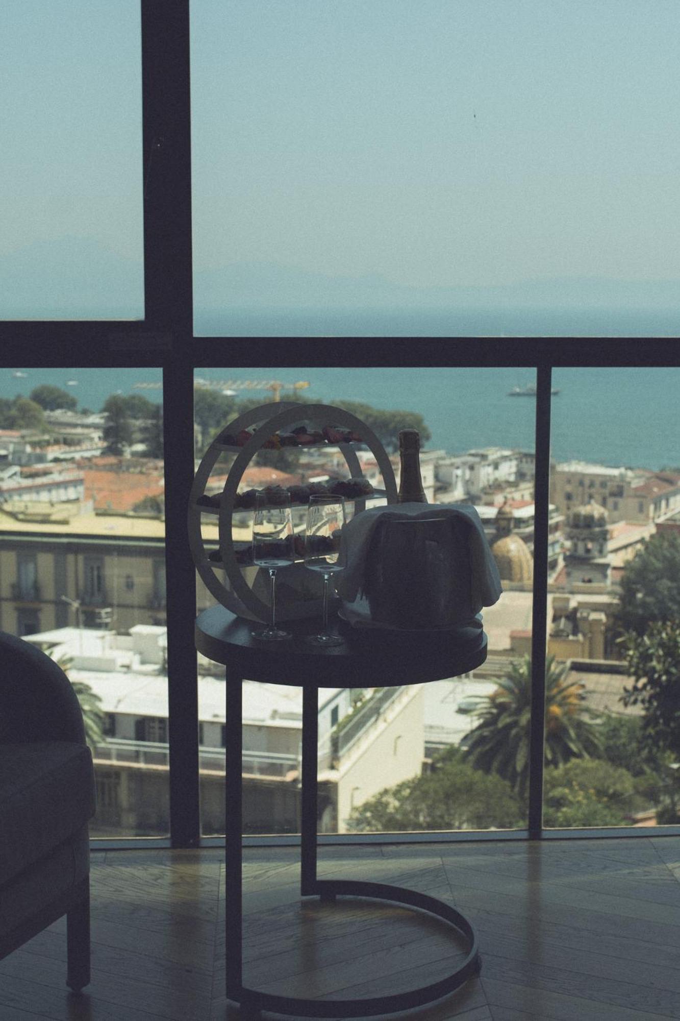De Bonart Naples, Curio Collection By Hilton Napels