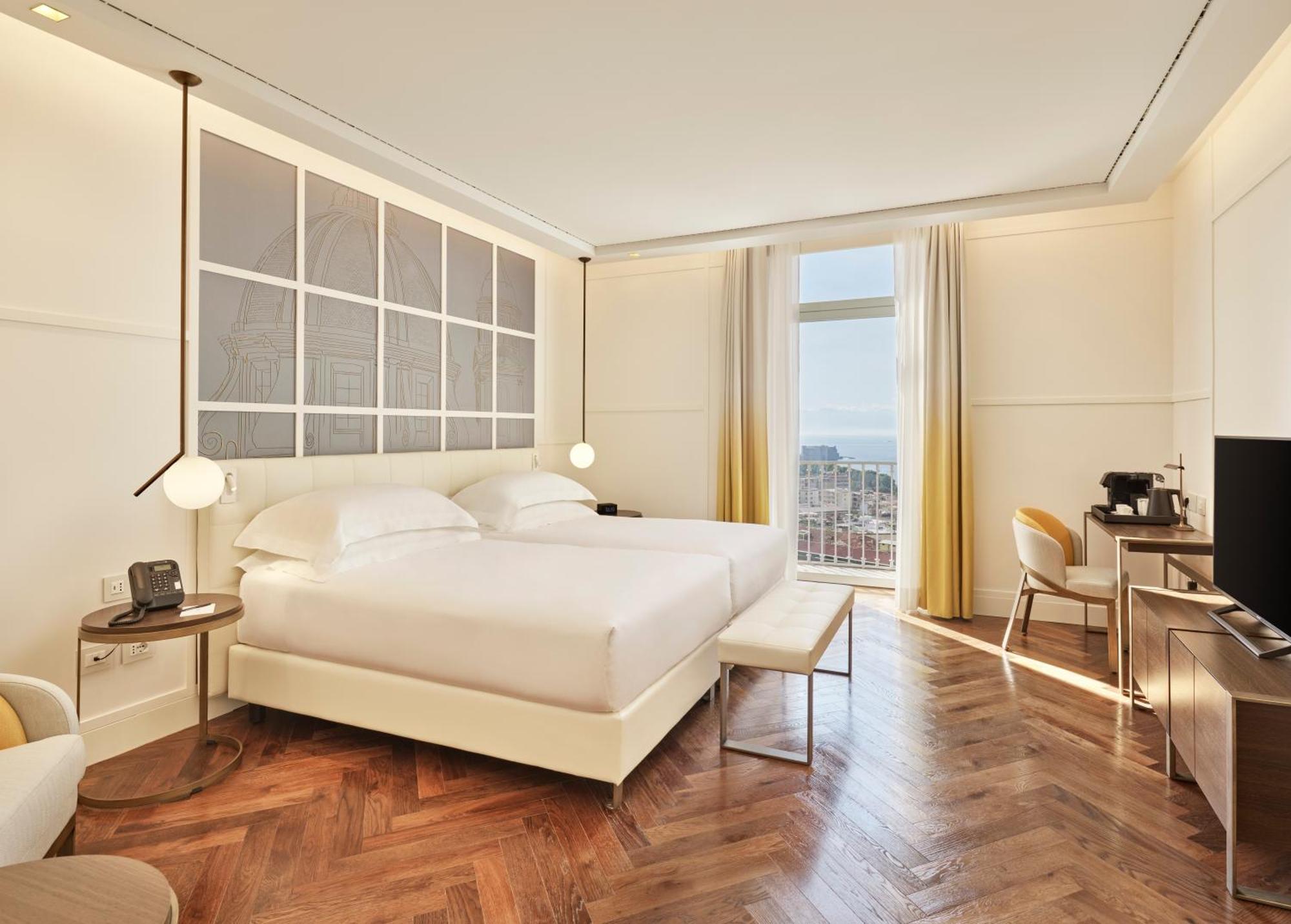 Hotel De Bonart Naples, Curio Collection By Hilton Napels