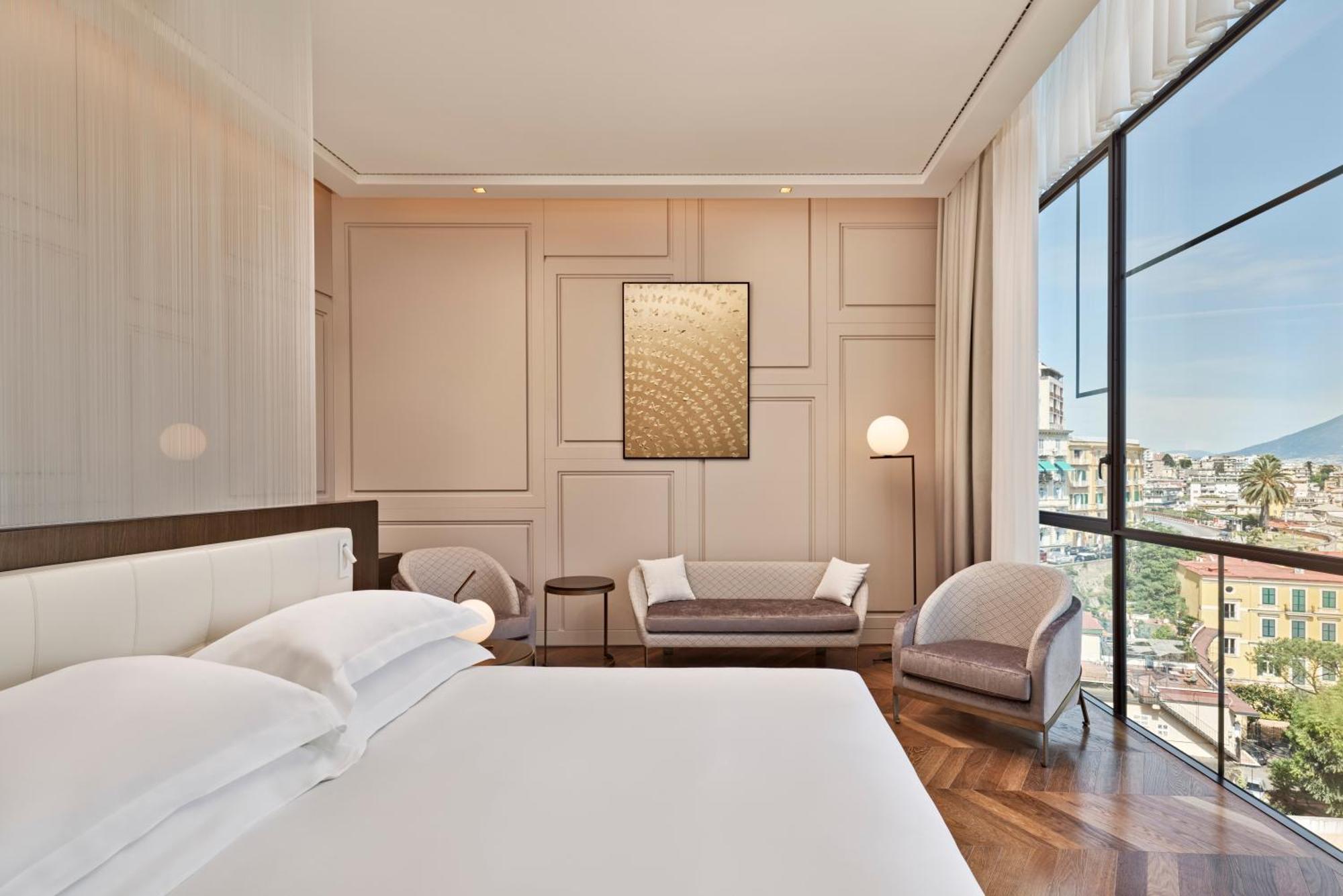 De Bonart Naples, Curio Collection By Hilton 5* Napels